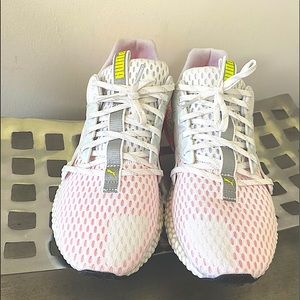 Women’s Puma Athletic Shoes Size 8